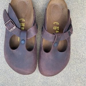 Brown leather Birkenstock women’s sandal . size37.
